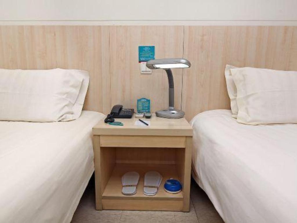 Jinjiang Tongji Hotel 3*