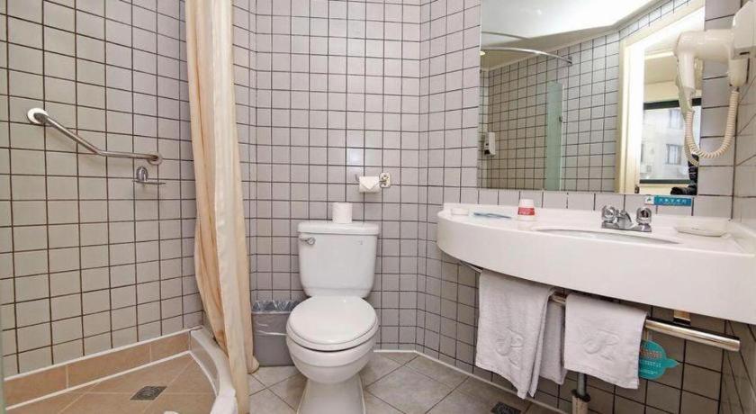 Hotel Jinjiang Tongji 3*